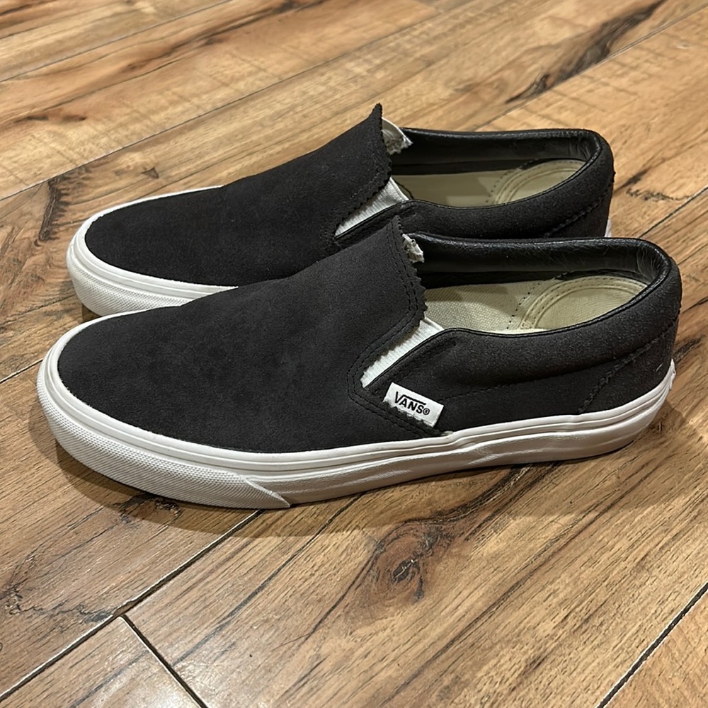 Vans charcoal suede classic slip on men’s 6/ women’s 7.5